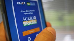 Auxílio Brasil e Auxílio-Gás: Caixa paga nova parcela de R$ 452 nesta sexta, 28