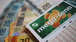 Quanto rende a Mega-Sena de R$ 200 milhões na poupança?