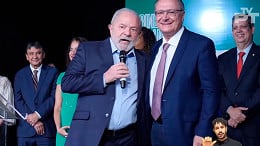 Lula comete gafe e esquece de anunciar Ministro da CGU; veja cena