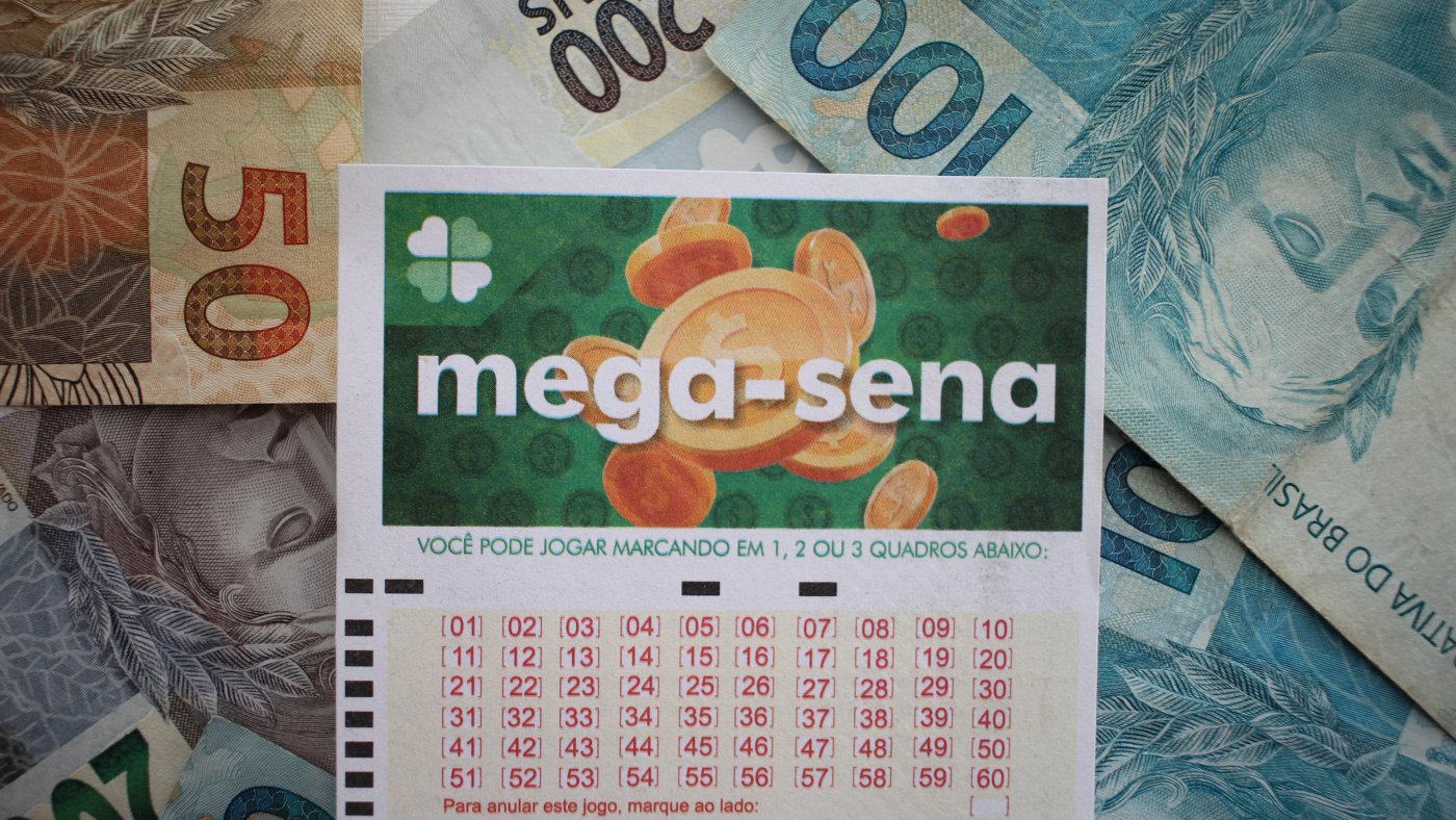 Mega-Sena está acumulada em R$ 45 milhões. Saiba como jogar on-line